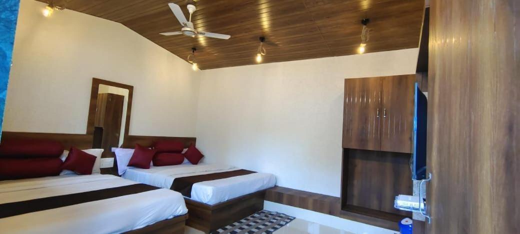 Hotel Payal & Restaurent Pachmarhi Exterior photo