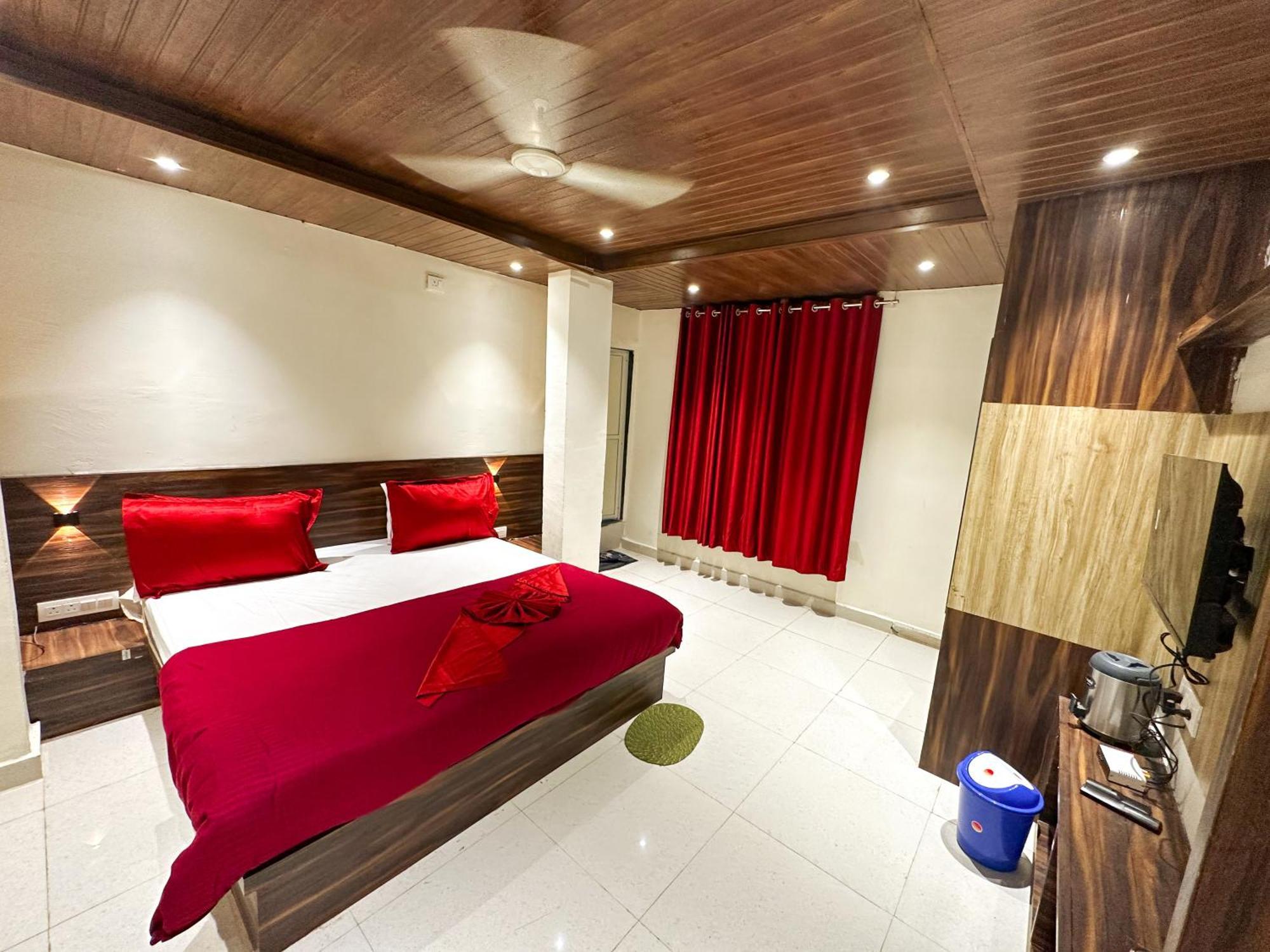 Hotel Payal & Restaurent Pachmarhi Exterior photo